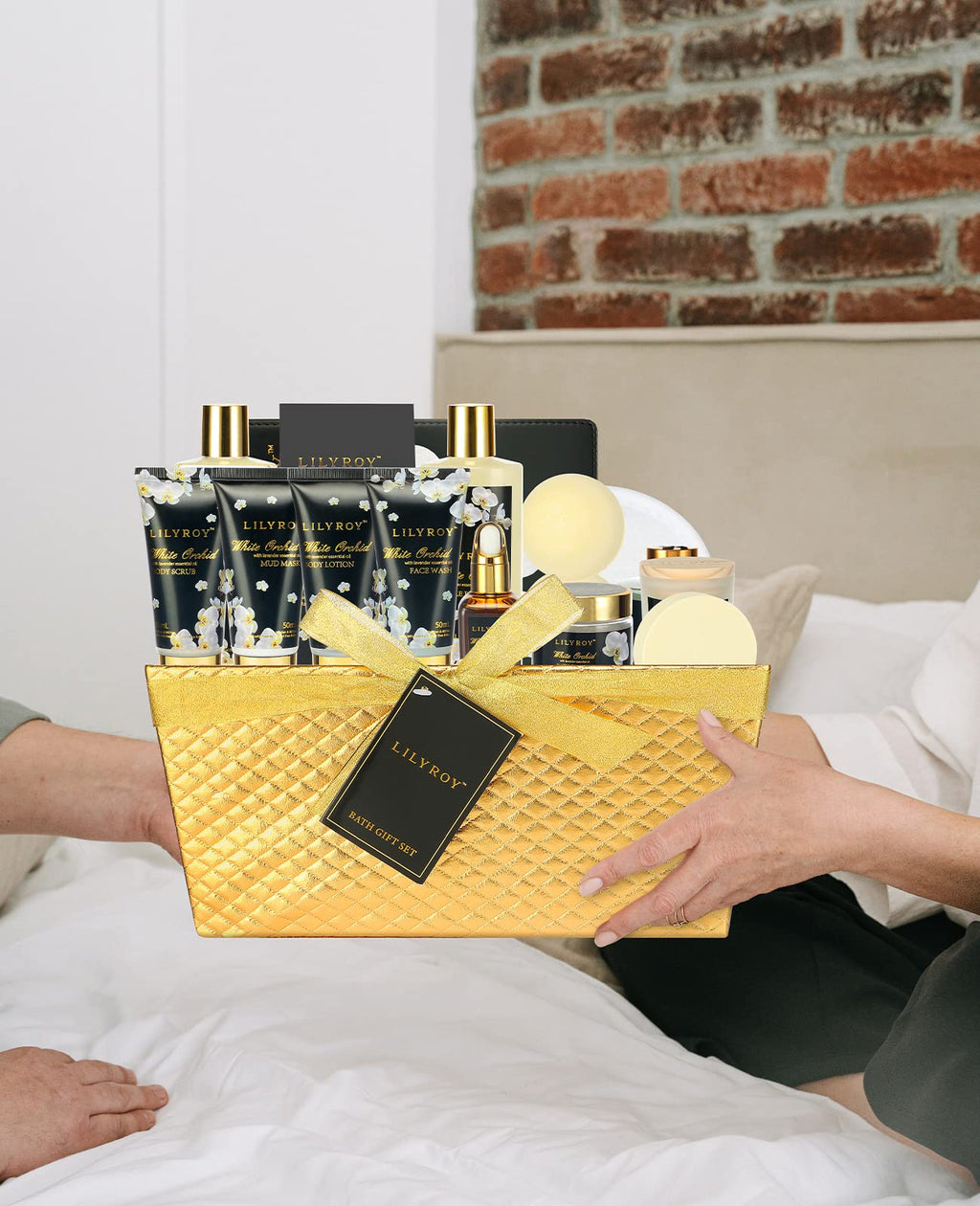 Christmas Gift Basket Set for Women - Ultimate 15-Piece Bath & Body Gift Set, Spa Gift Basket, Bath Collection | Birthday Gift, Mothers Day Gifts for Mom, Perfect Present for Her & Mom All Occasions