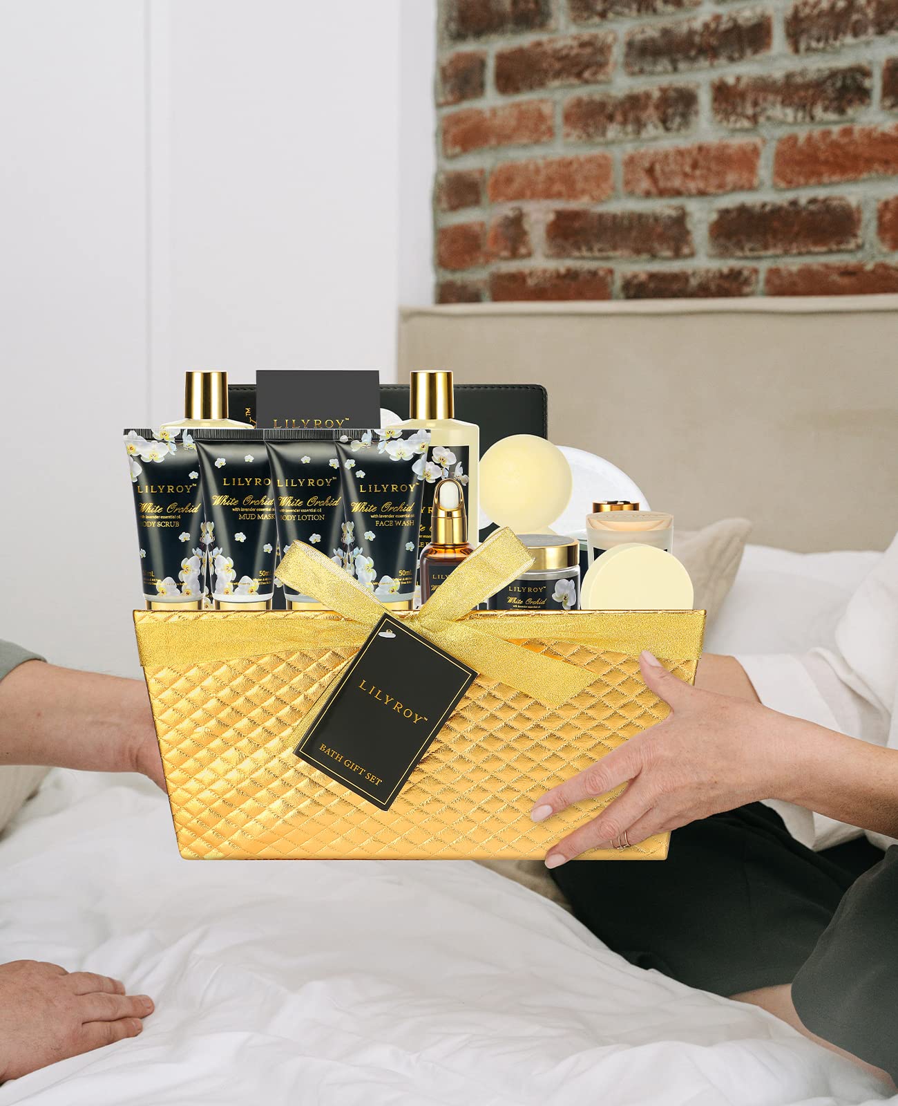 Christmas Gift Basket Set for Women - Ultimate 15-Piece Bath & Body Gift Set, Spa Gift Basket, Bath Collection | Birthday Gift, Mothers Day Gifts for Mom, Perfect Present for Her & Mom All Occasions