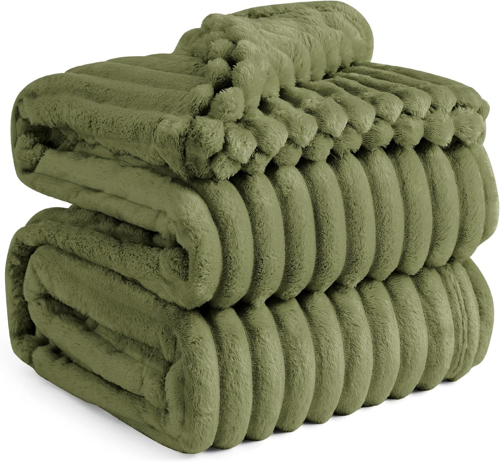 Bedsure GentleSoft White Throw Blanket for Couch - Cozy Blanket for Women, Cute Fleece Throw for Girls, Christmas Birthday Gifts for Women Men Teen, Room Home Boho Fall Decor, Off White, 50x60 Inches