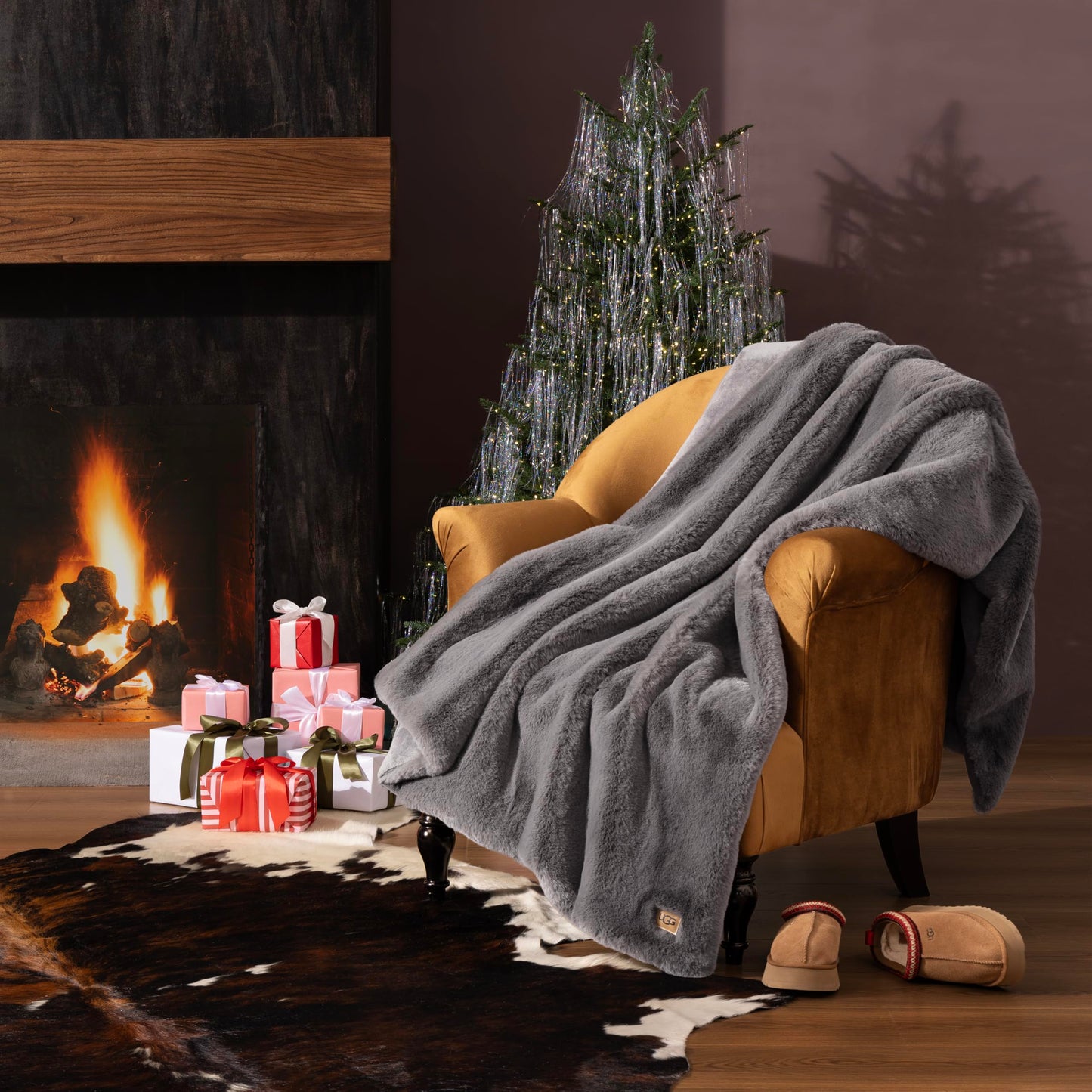 UGG Plush Faux Fur Throw Blanket Reversible Medium Weight Luxury Soft Throw Blankets for Bed or Chair, Hypoallergenic, Machine Washable, Home Decor, 50-inch x 70-inch, Charcoal Dark Grey (Euphoria)